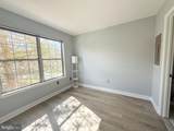 921 Hillside Lake Terrace - Photo 15