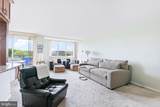 10401 Grosvenor Place - Photo 3
