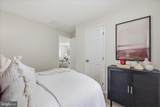 945 Renfrew - Photo 18