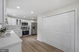 945 Renfrew - Photo 6