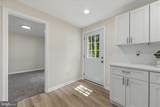 945 Renfrew - Photo 7