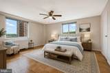 10201 Grosvenor Place - Photo 14