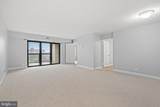 307 Yoakum Parkway - Photo 4