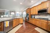 7910 Burbank Avenue - Photo 36