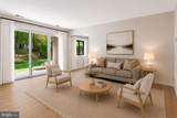 9713 Kings Crown Court - Photo 6