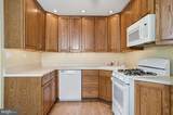 8240 Longpoint Road - Photo 9