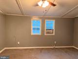 24 Carpenter - Photo 3