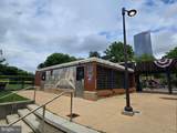 2320 Lombard Street - Photo 38