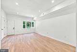 258 Rochelle Avenue - Photo 12