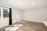 35 Alexander Way - Photo 8