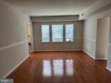 1720 Queens Lane - Photo 3