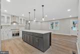10211 Stratford Avenue - Photo 9