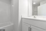 4 Landing Place - Photo 32