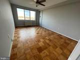 10201 Grosvenor Place - Photo 21
