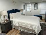 1529 Bond Street - Photo 11