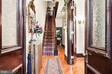 1322 Montgomery - Photo 3