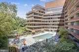 2555 Pennsylvania Avenue - Photo 38
