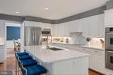812 Coachway - Photo 14