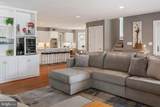 812 Coachway - Photo 19