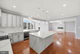 107 Paris Court - Photo 16