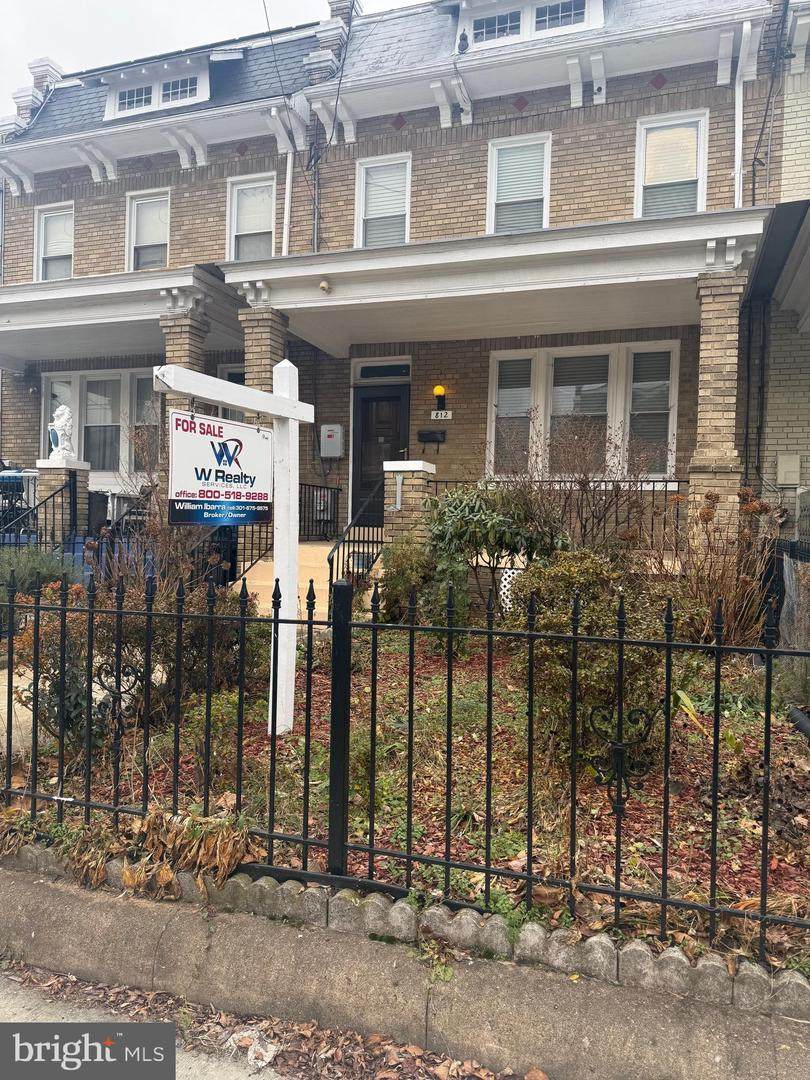 812 Emerson Street - Photo 1