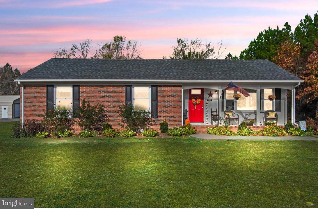 1198 Sunnyside Dr - Photo 1