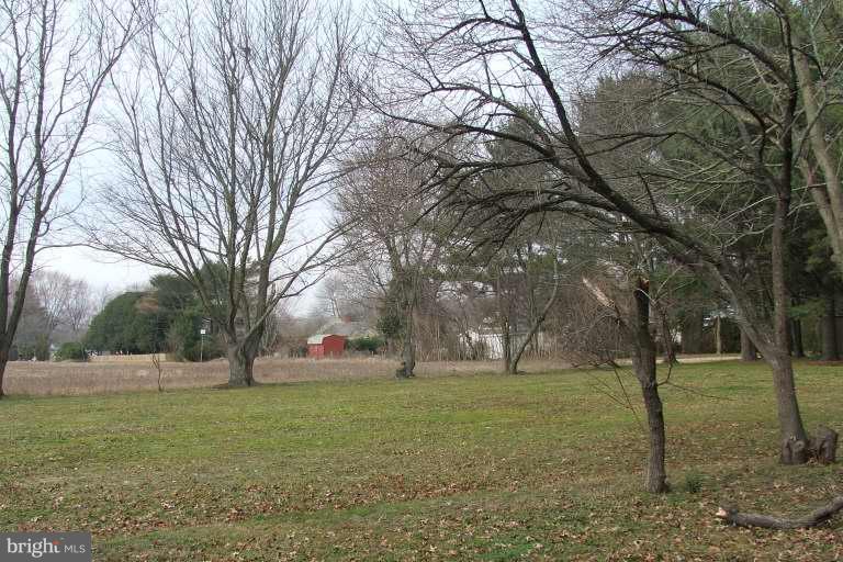 424 Oakley Street - Photo 1