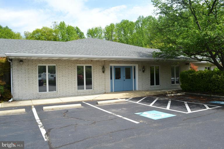 2425 Solomons Island Road - Photo 1