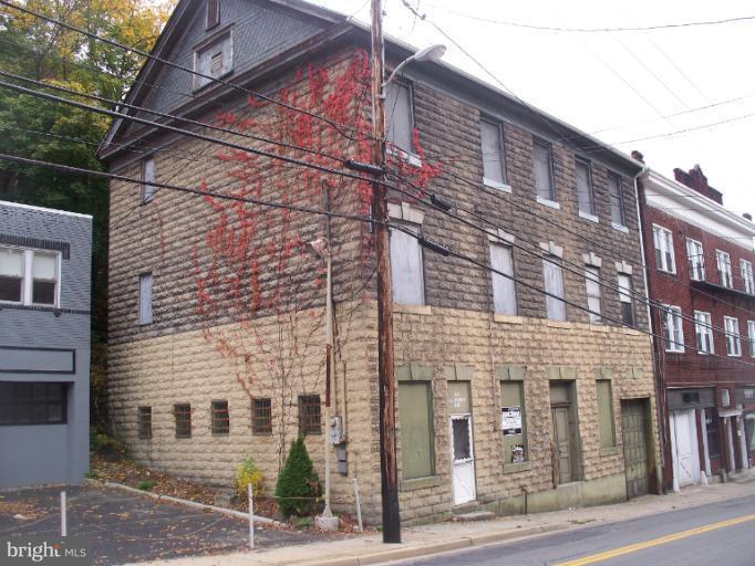 327 Baltimore Avenue - Photo 1