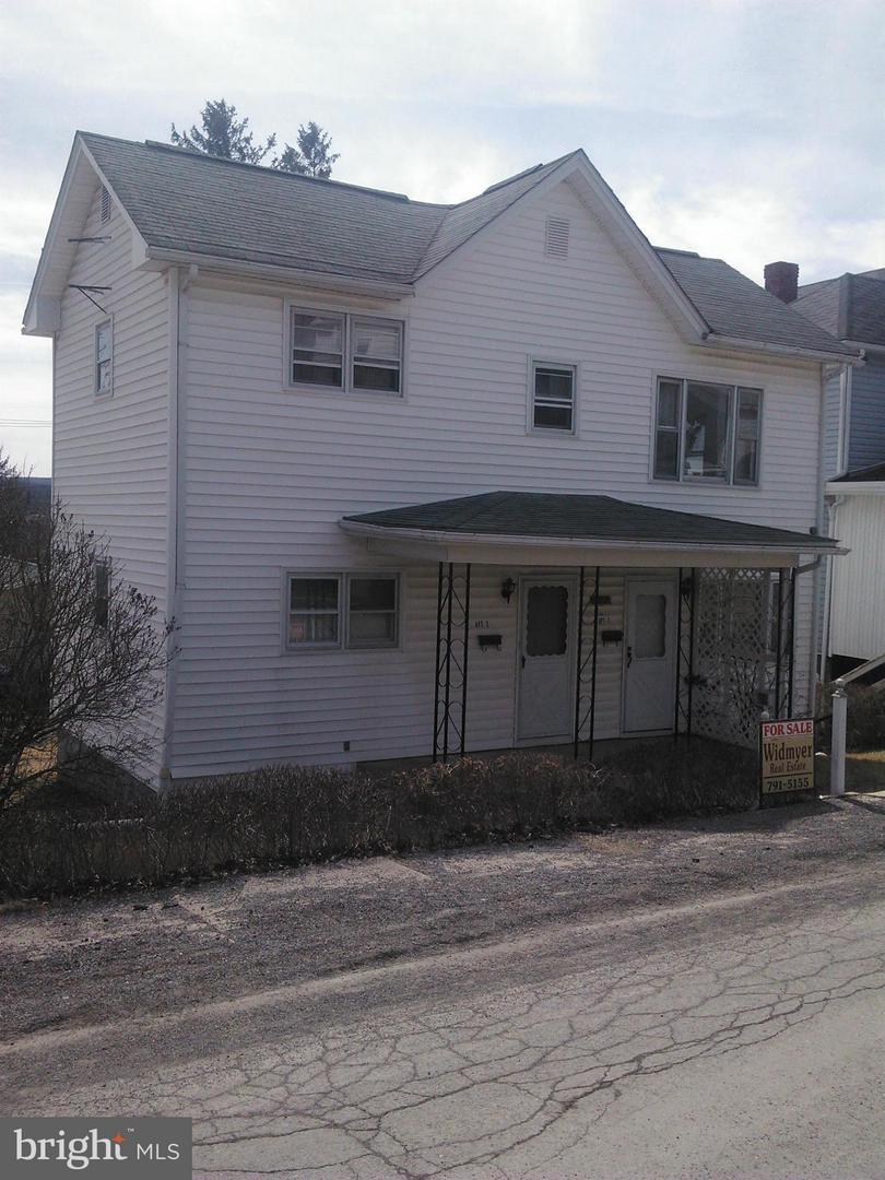 132 Maple Street - Photo 1