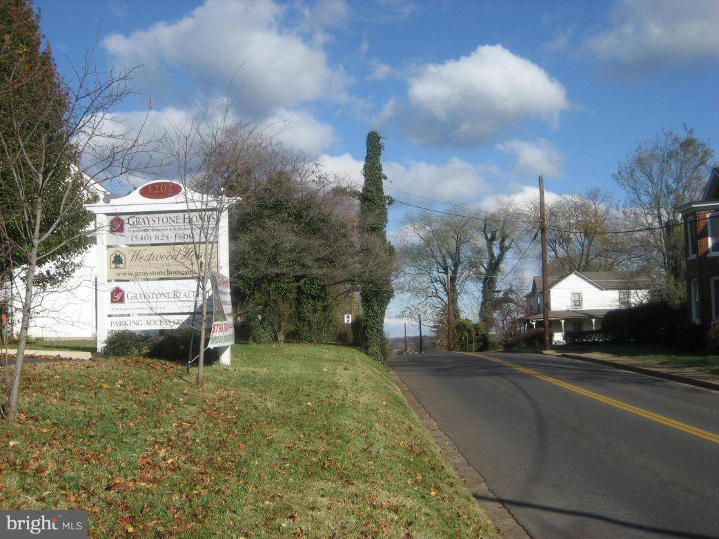 1202 Orange Road - Photo 1