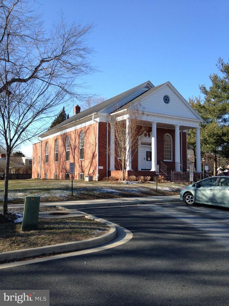 101 Earle Avenue - Photo 1
