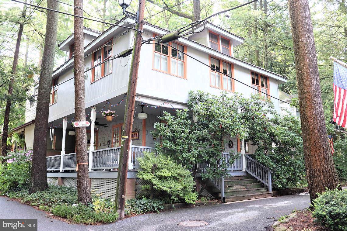 401 6TH Street - Photo 1