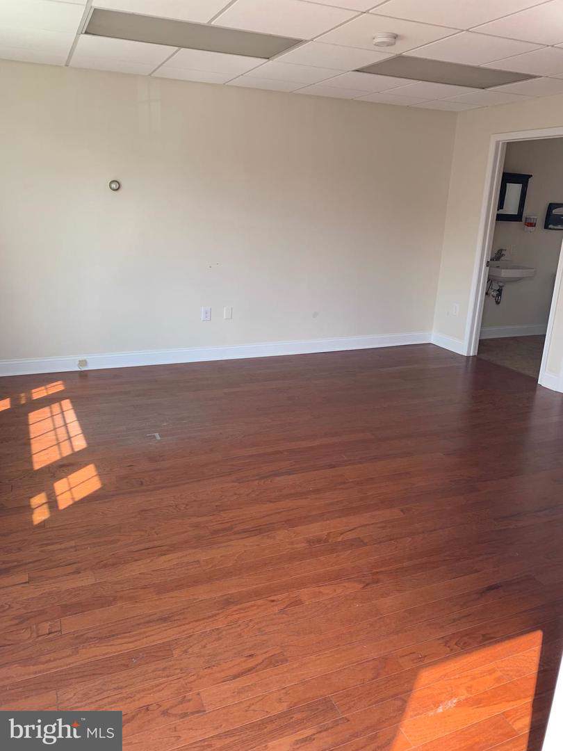 108 Chester Pike - Photo 1