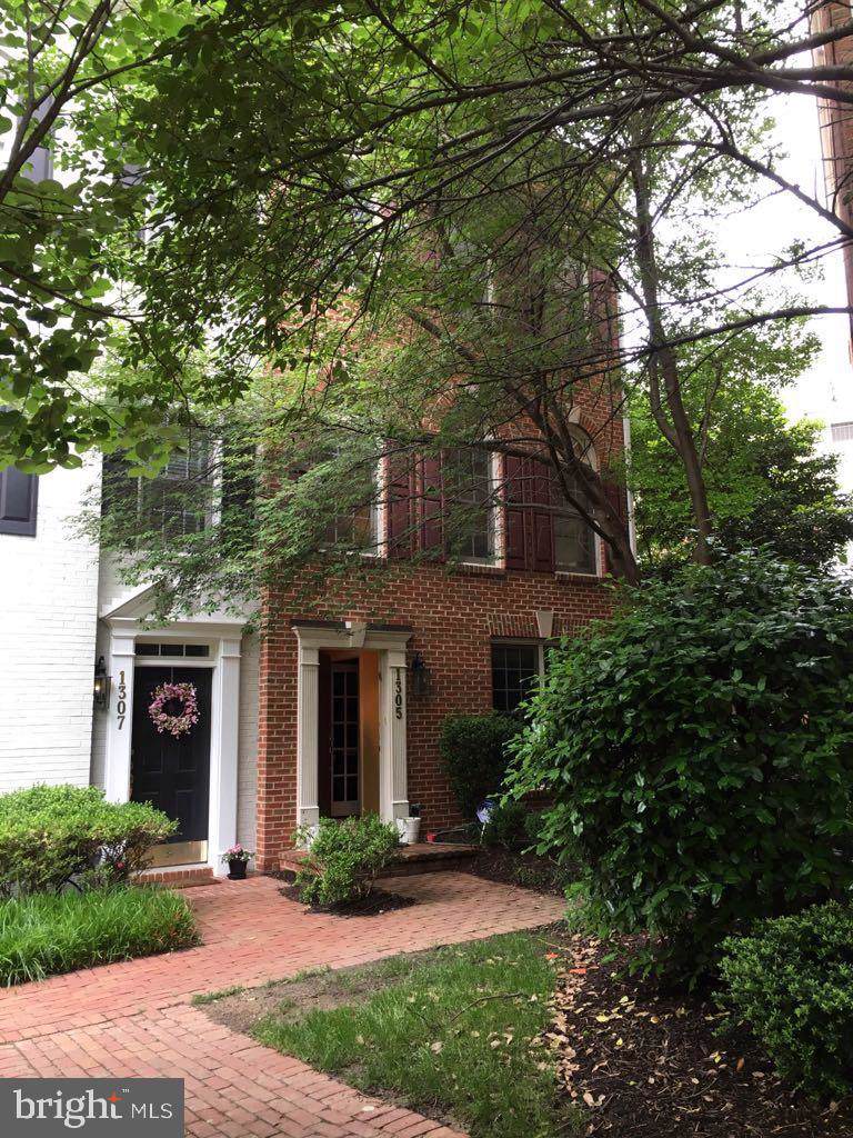 1305 Cameron Hill Court - Photo 1