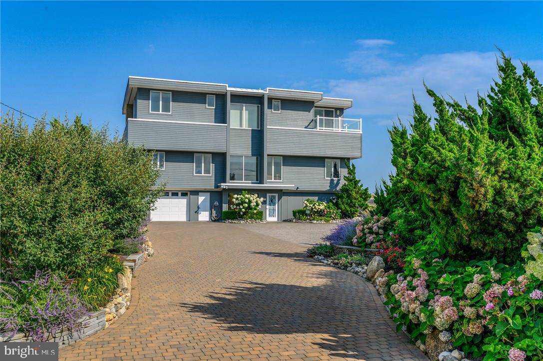 1093-C Long Beach Boulevard - Photo 1