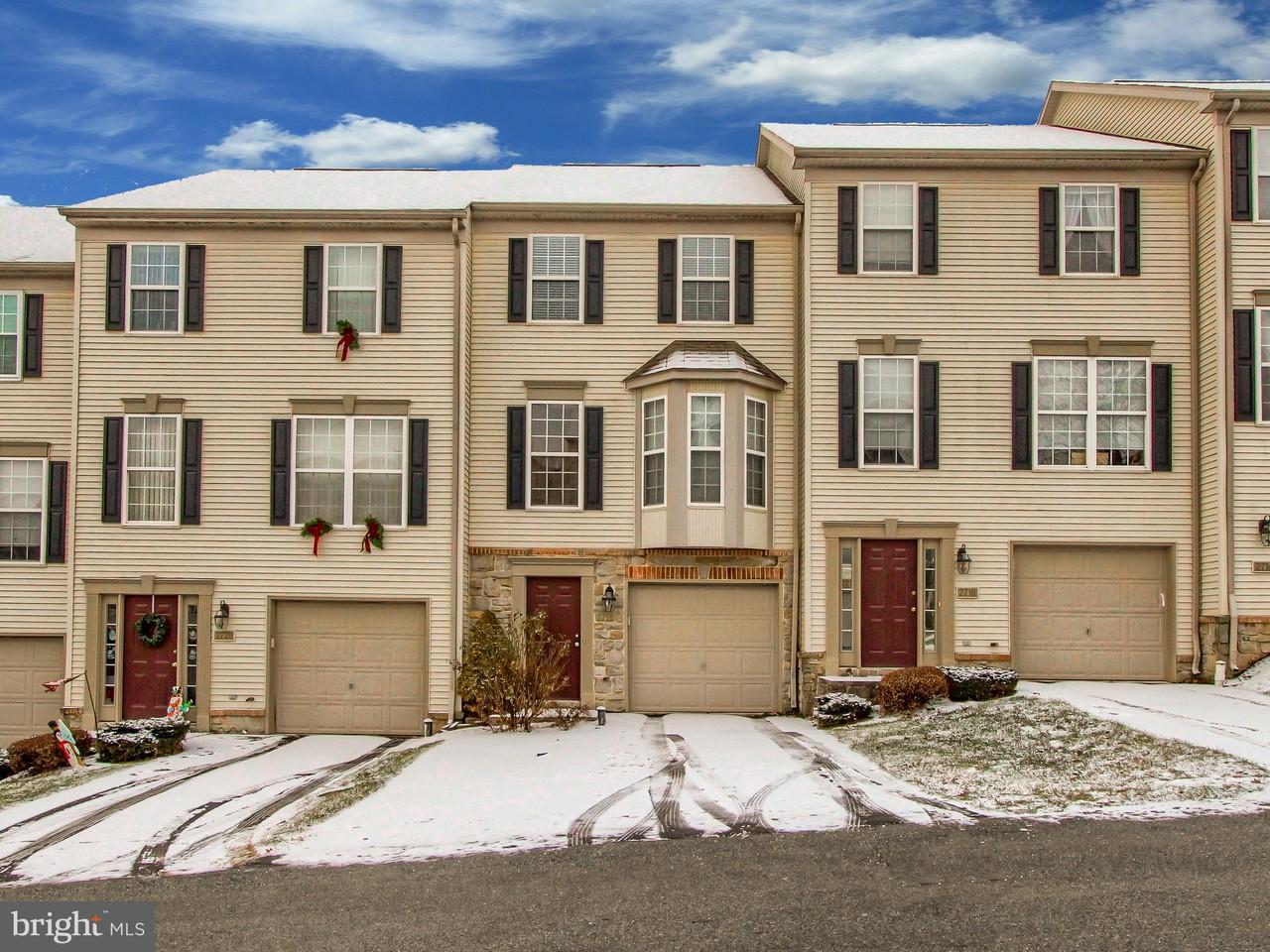 2718 Hunt Club Drive - Photo 1