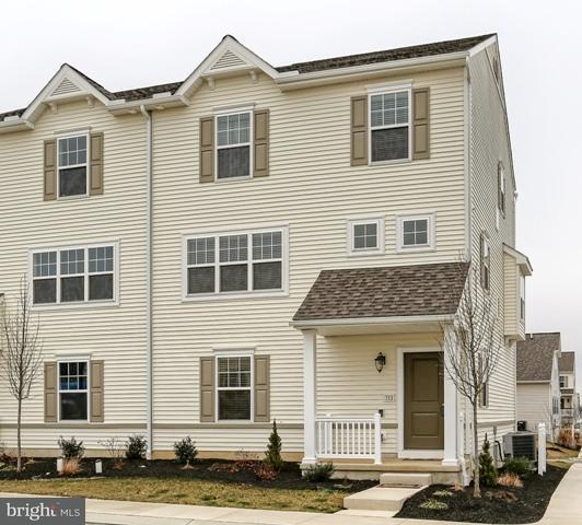 221 Norbury Circle - Photo 1