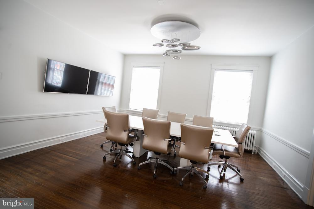 245 King Street - Photo 1