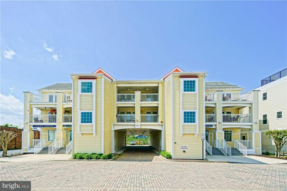 404 Savannah Road - Photo 1