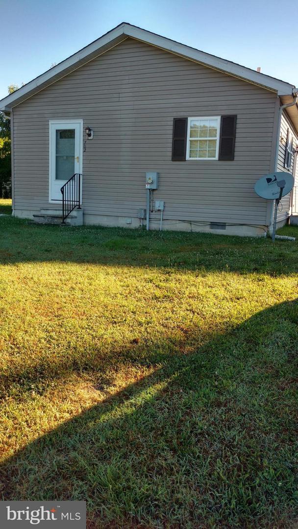 702 Harold Street - Photo 1