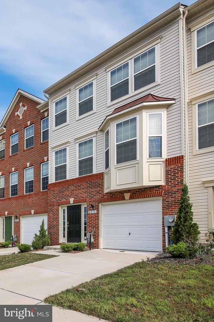 6272 Newport Court - Photo 1