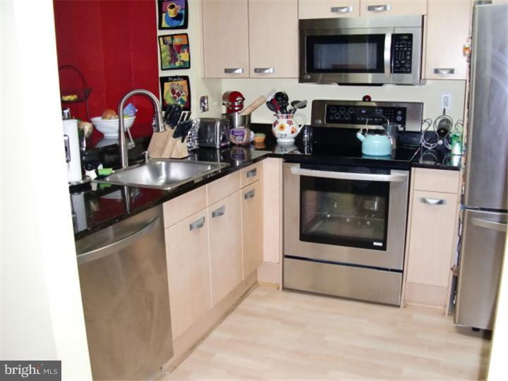 2 Leverington Avenue - Photo 1