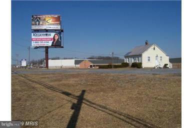 5006 Williamsport Pike - Photo 1