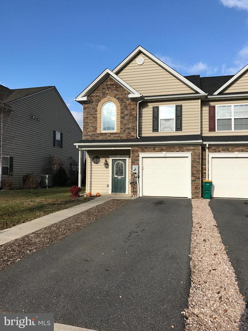 214 Whitley - Photo 1