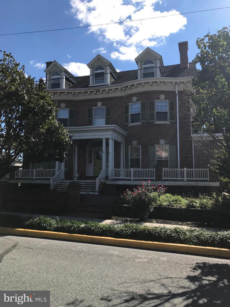 360 Chestnut Street - Photo 1