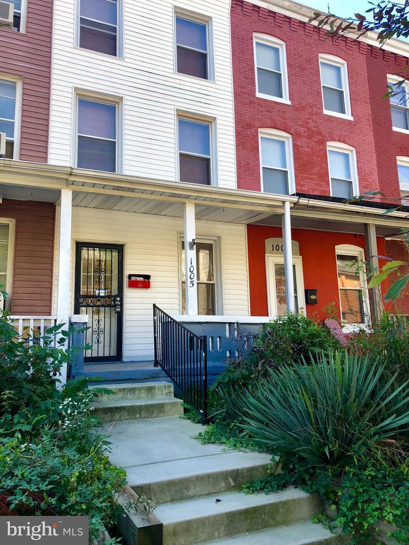 1005 37TH Street - Photo 1