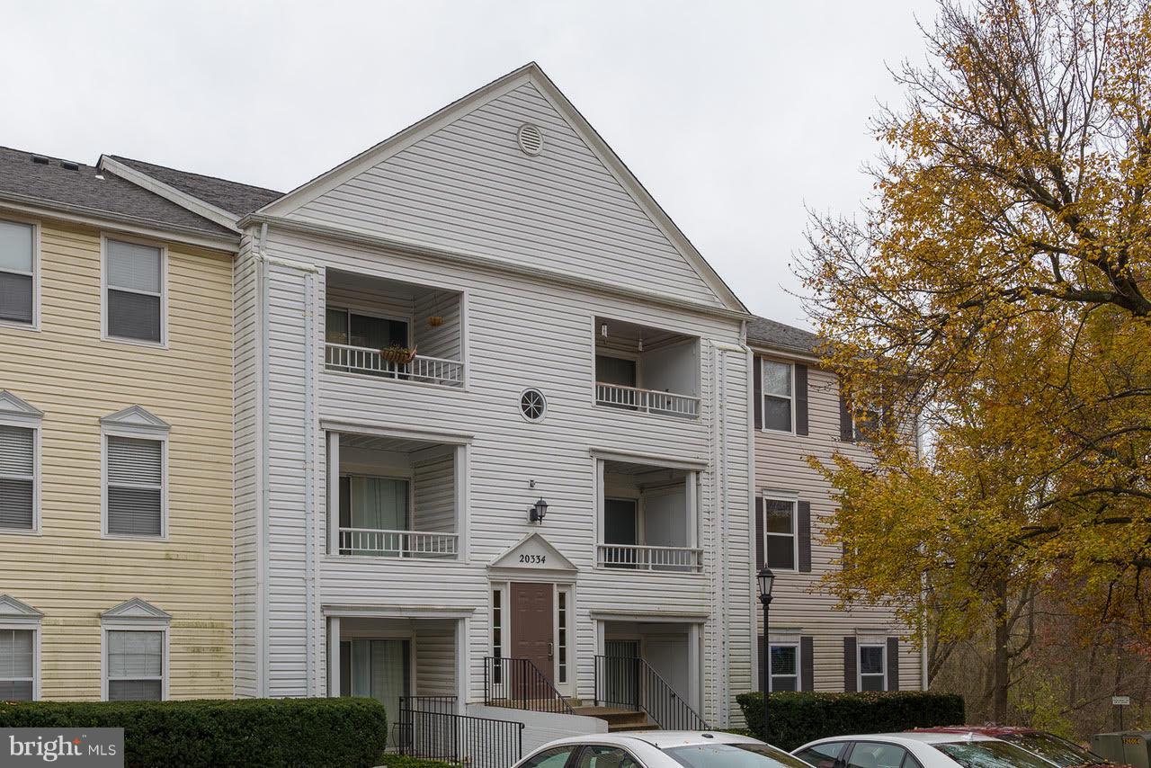20334 Beaconfield Terrace - Photo 1