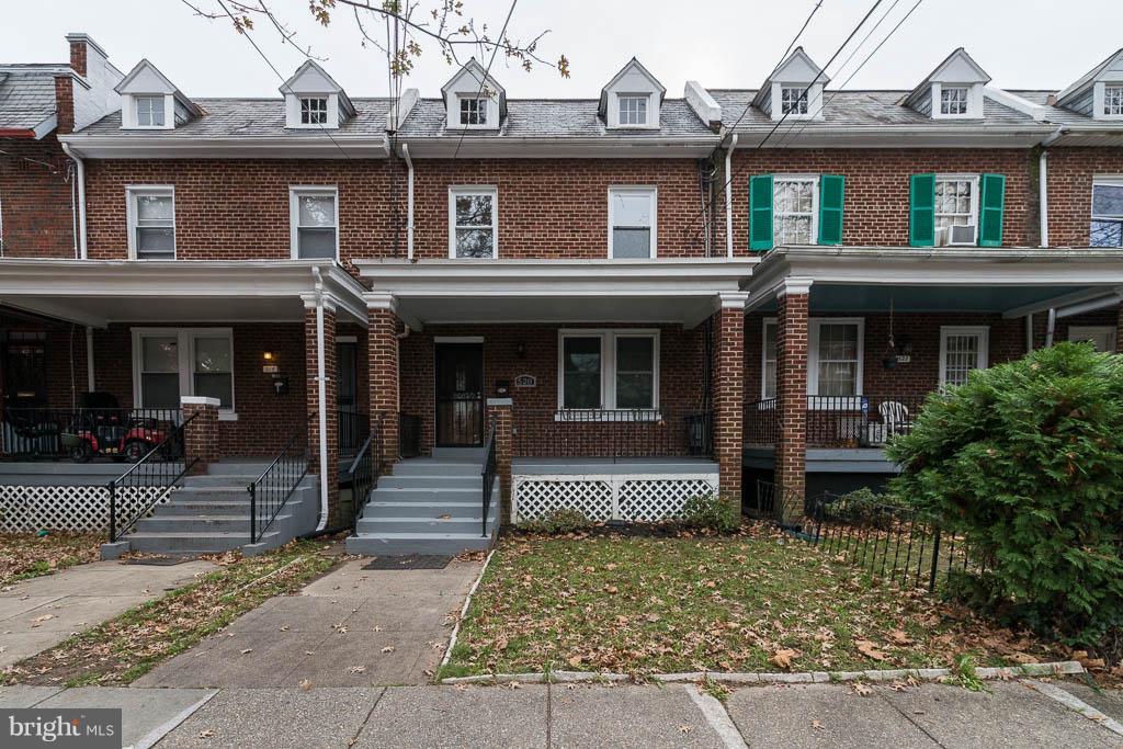 520 Jefferson Street - Photo 1