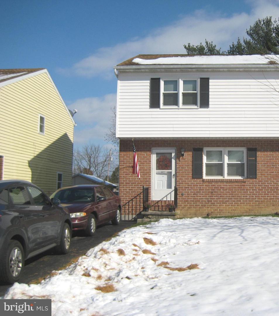 528 Hammond Avenue - Photo 1